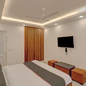 https://collection-o-spot-light-near-tughlakabad-station.hotelsdelhi.org